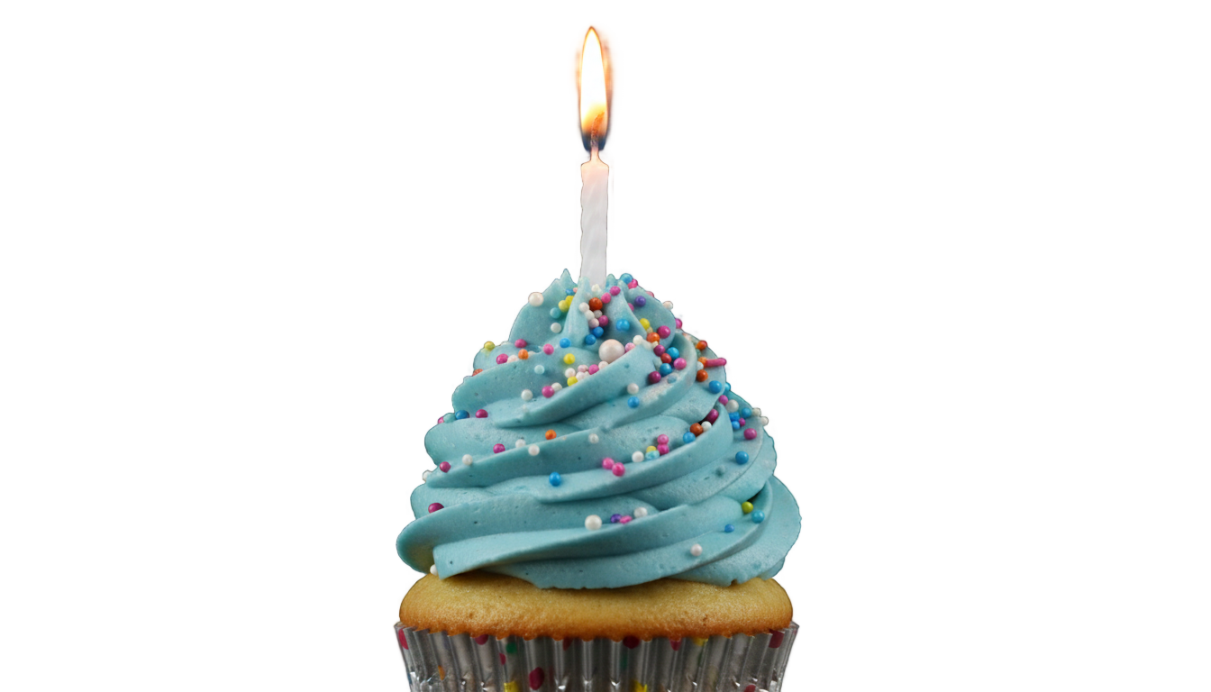 cupcake con vela png PNG transparent background