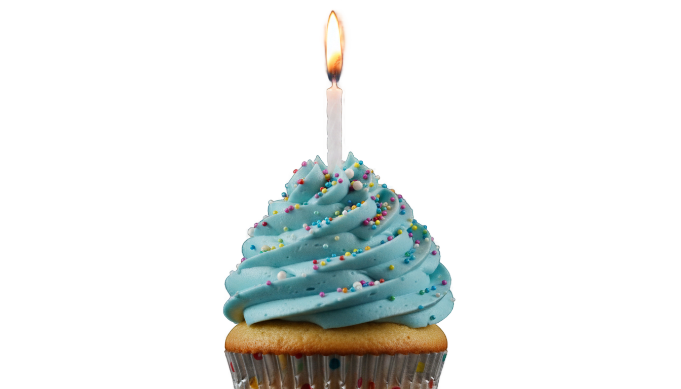 cupcake con vela png PNG transparent background