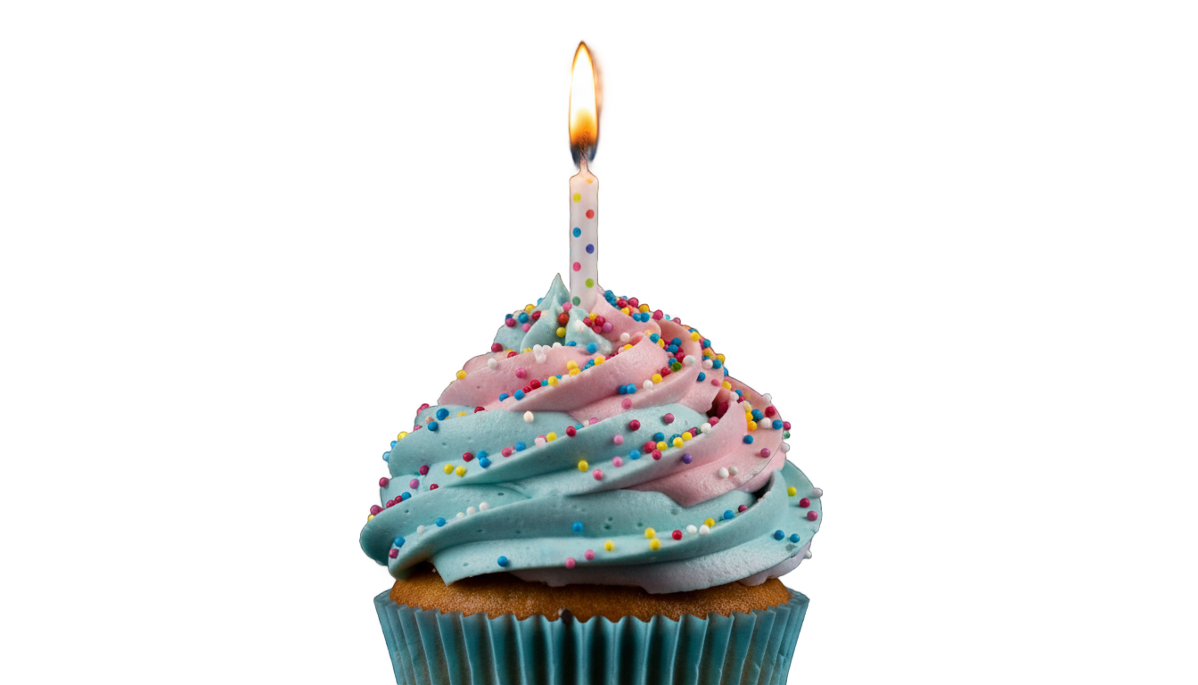 cupcake con vela png PNG transparent background